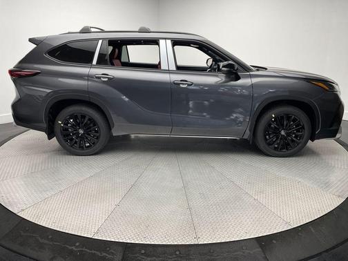 2025 Toyota Highlander XSE