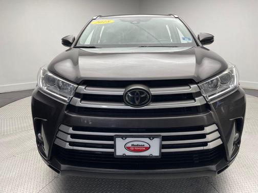 Predawn Gray Mica 2018 Toyota Highlander XLE