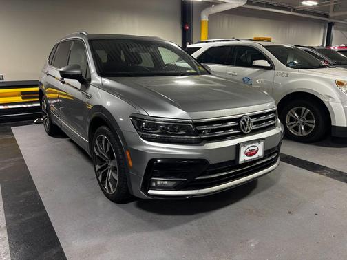 Pyrite Silver Metallic 2019 Volkswagen Tiguan 2.0T SEL R-Line 4MOTION