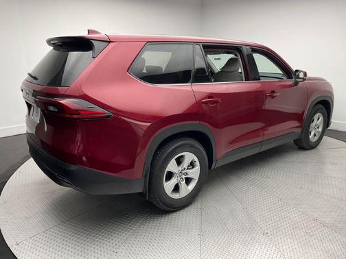 2026 Toyota Highlander LE