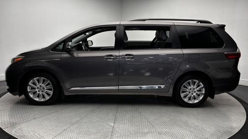 Predawn Gray Mica 2016 Toyota Sienna Limited Premium