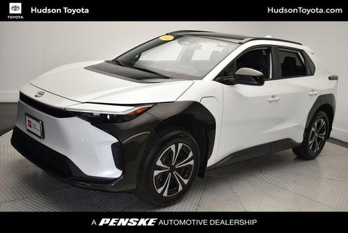 Wind Chill Pearl 2024 Toyota bZ4X XLE