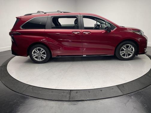 2023 Toyota Sienna XSE