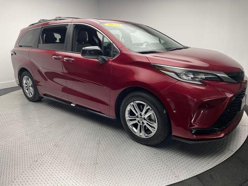 2023 Toyota Sienna XSE