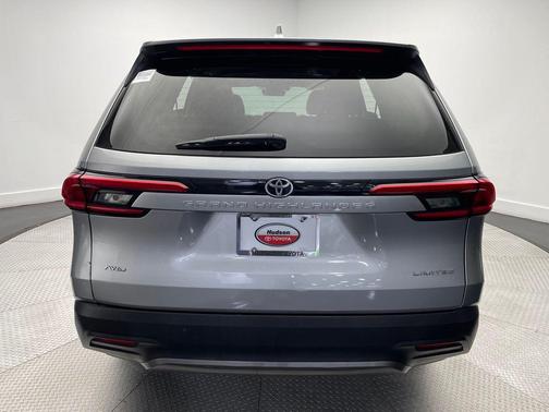 Celestial Silver Metallic 2024 Toyota Grand Highlander Limited