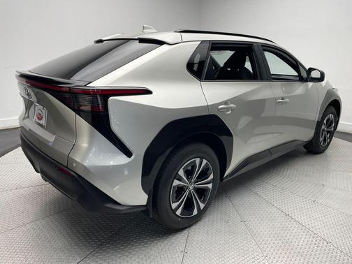 2025 Toyota bZ4X XLE