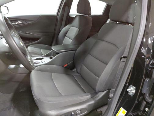 Mosaic Black Metallic 2024 Chevrolet Malibu FWD 1LT