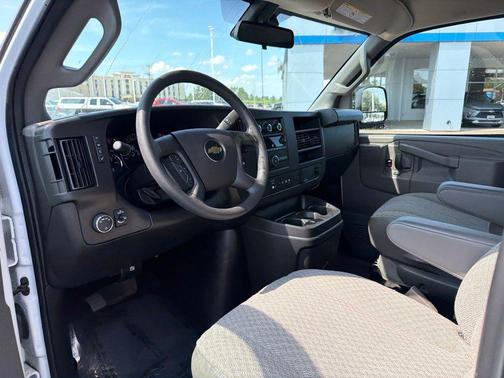 Summit White 2025 Chevrolet Express 3500 RWD 3500 Extended Wheelbase LT