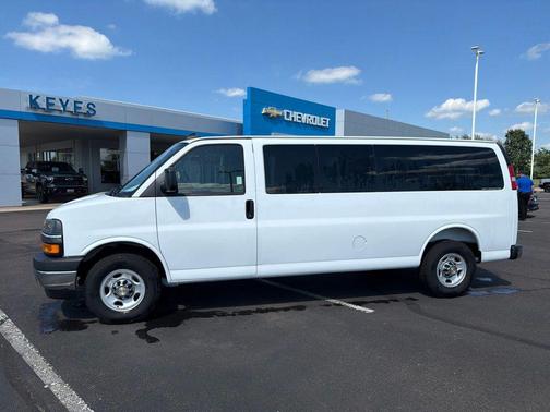 Summit White 2025 Chevrolet Express 3500 RWD 3500 Extended Wheelbase LT