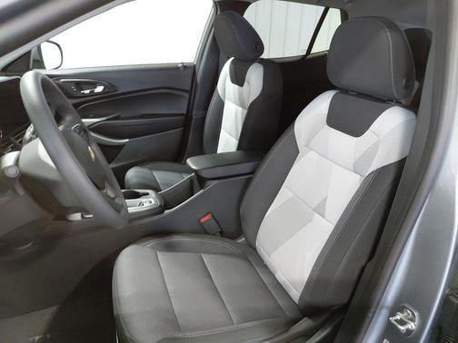 Sterling Gray Metallic 2026 Chevrolet Trax LS