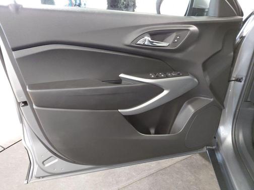 Sterling Gray Metallic 2026 Chevrolet Trax LS