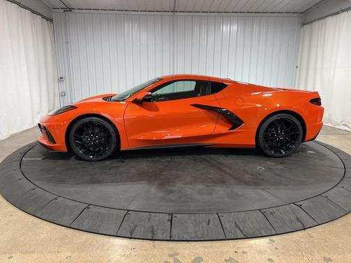 2026 Chevrolet Corvette Stingray w/2LT