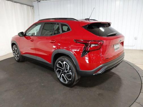 Apex Red 2026 Chevrolet Trax FWD 2RS