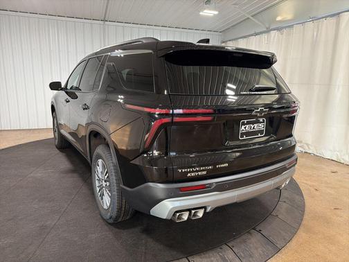 Mosaic Black Metallic 2026 Chevrolet Traverse LT