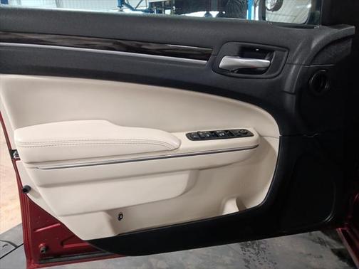 2016 Chrysler 300 Limited