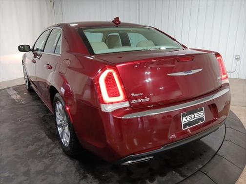 2016 Chrysler 300 Limited