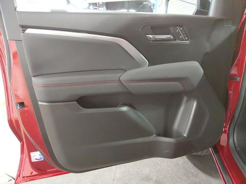 Radiant Red Tintcoat 2026 Chevrolet Colorado Z71