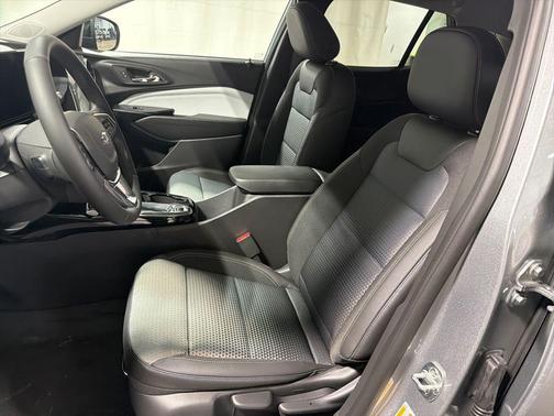 Sterling Gray Metallic 2026 Chevrolet Trax LT