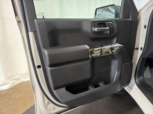 White Sands 2026 Chevrolet Silverado 1500 Custom Trail Boss