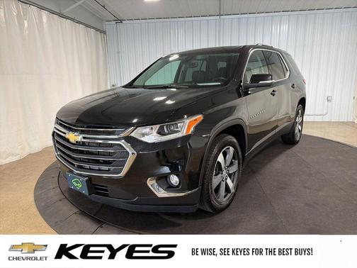 Mosaic Black Metallic 2021 Chevrolet Traverse LT Leather