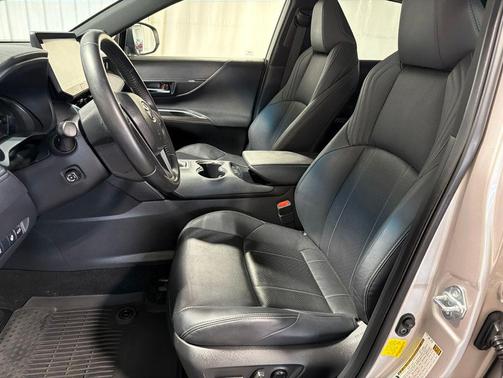 Titanium Glow 2021 Toyota Venza Limited