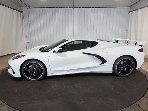 Arctic White 2020 Chevrolet Corvette Stingray w/2LT