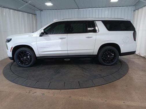 2025 Chevrolet Suburban 4WD High Country
