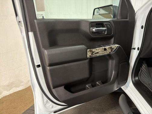 Summit White 2021 Chevrolet Silverado 1500 Custom Trail Boss
