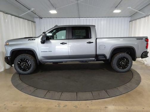 Sterling Gray Metallic 2026 Chevrolet Silverado 3500 LT
