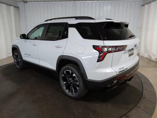 Polar White Tricoat 2026 Chevrolet Equinox AWD RS