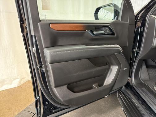 Onyx Black 2025 GMC Yukon XL Denali