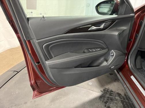 2018 Buick Regal TourX Essence