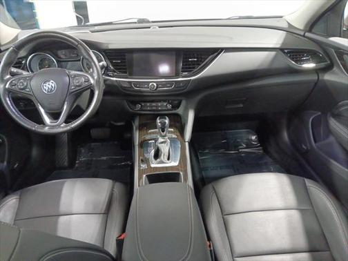 2018 Buick Regal TourX Essence