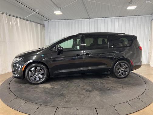 2020 Chrysler Pacifica Hybrid Touring L