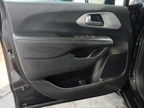2020 Chrysler Pacifica Hybrid Touring L
