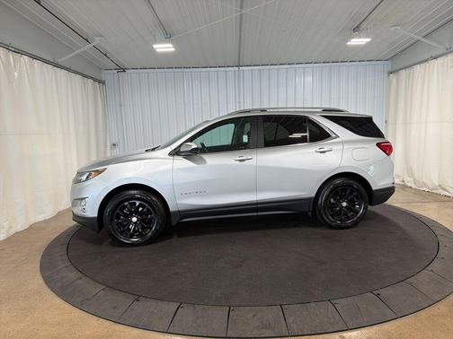 Silver Ice Metallic 2021 Chevrolet Equinox 1LT
