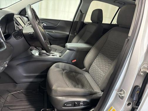 Silver Ice Metallic 2021 Chevrolet Equinox 1LT