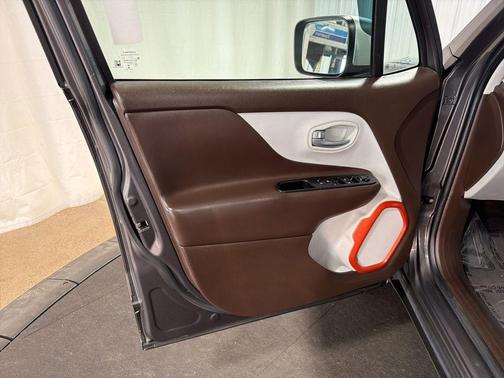 Granite Crystal Metallic Clearcoat 2017 Jeep Renegade Limited