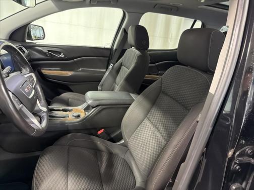 2017 GMC Acadia SLE-2