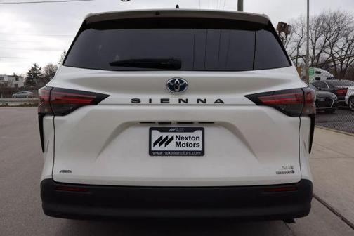 2021 Toyota Sienna XLE