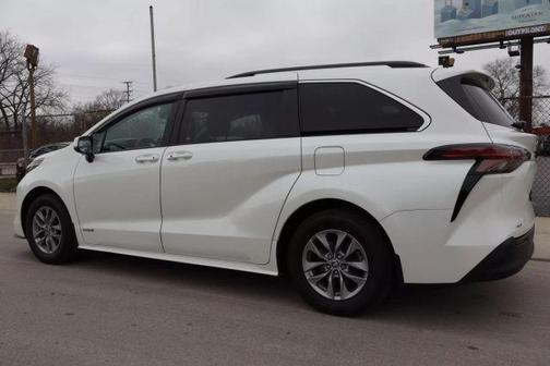 2021 Toyota Sienna XLE