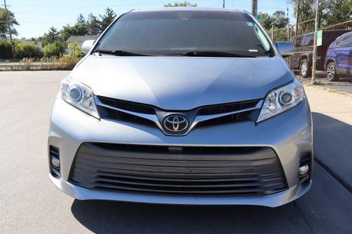 2019 Toyota Sienna XLE