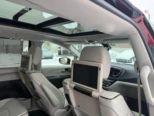 2018 Chrysler Pacifica Hybrid Limited