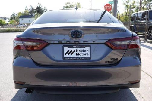 2021 Toyota Camry Hybrid XLE