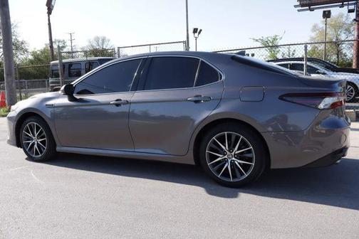 2021 Toyota Camry Hybrid XLE