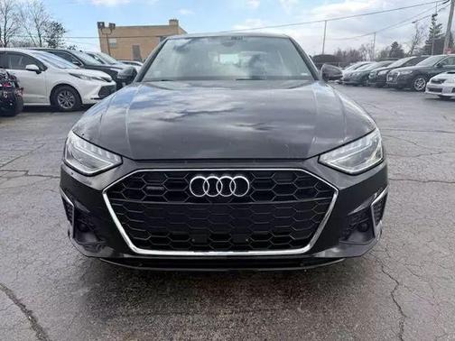 2022 Audi A4 45 S line quattro Premium