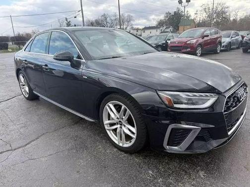 2022 Audi A4 45 S line quattro Premium