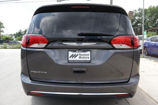 2018 Chrysler Pacifica Touring-L