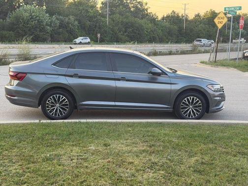 Platinum Gray Metallic 2019 Volkswagen Jetta 1.4T SE