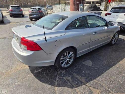 2011 Volvo C70 T5